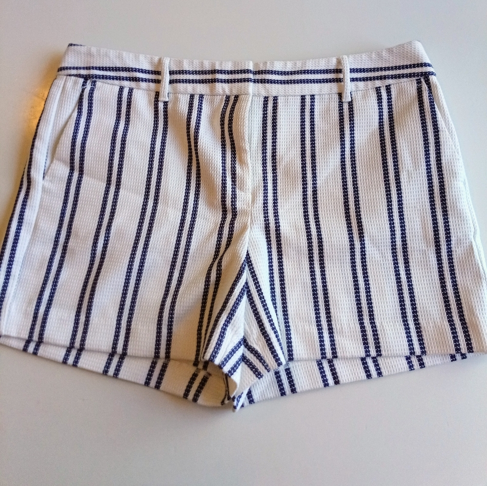 Ann Taylor Factory Signature Shorts Size 12 White Navy Stripe Preppy Summer